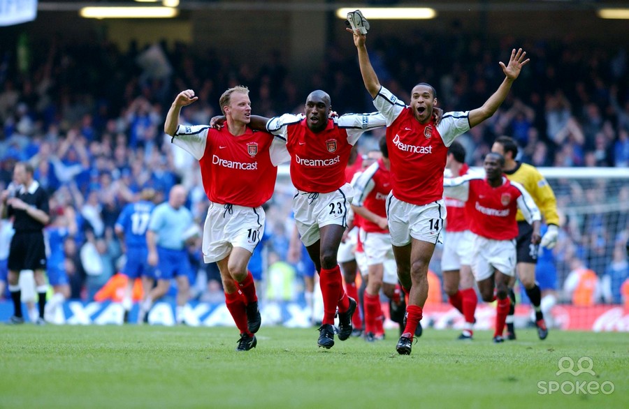A vit&oacute;ria do Tottenham sobre o Chelsea preservou o recorde isolado de um tima&ccedil;o do Arsenal