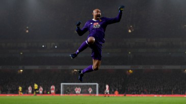 O Watford fez tempestade no primeiro tempo e derrubou o Arsenal dentro do Emirates