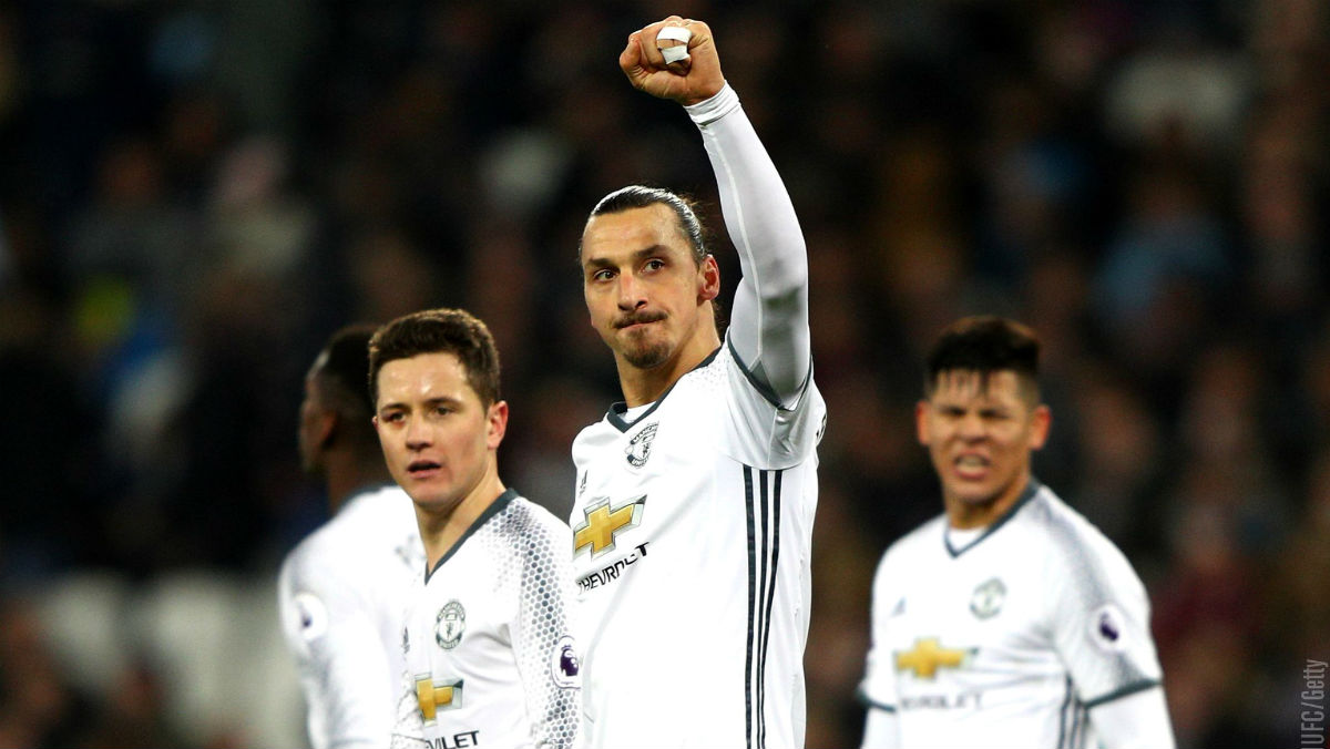 Manchester United chega &agrave; sexta vit&oacute;ria seguida na Premier League e j&aacute; se aproxima do topo