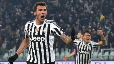 Em novo sistema ultra ofensivo da Juventus, quem está feliz é Mandzukic