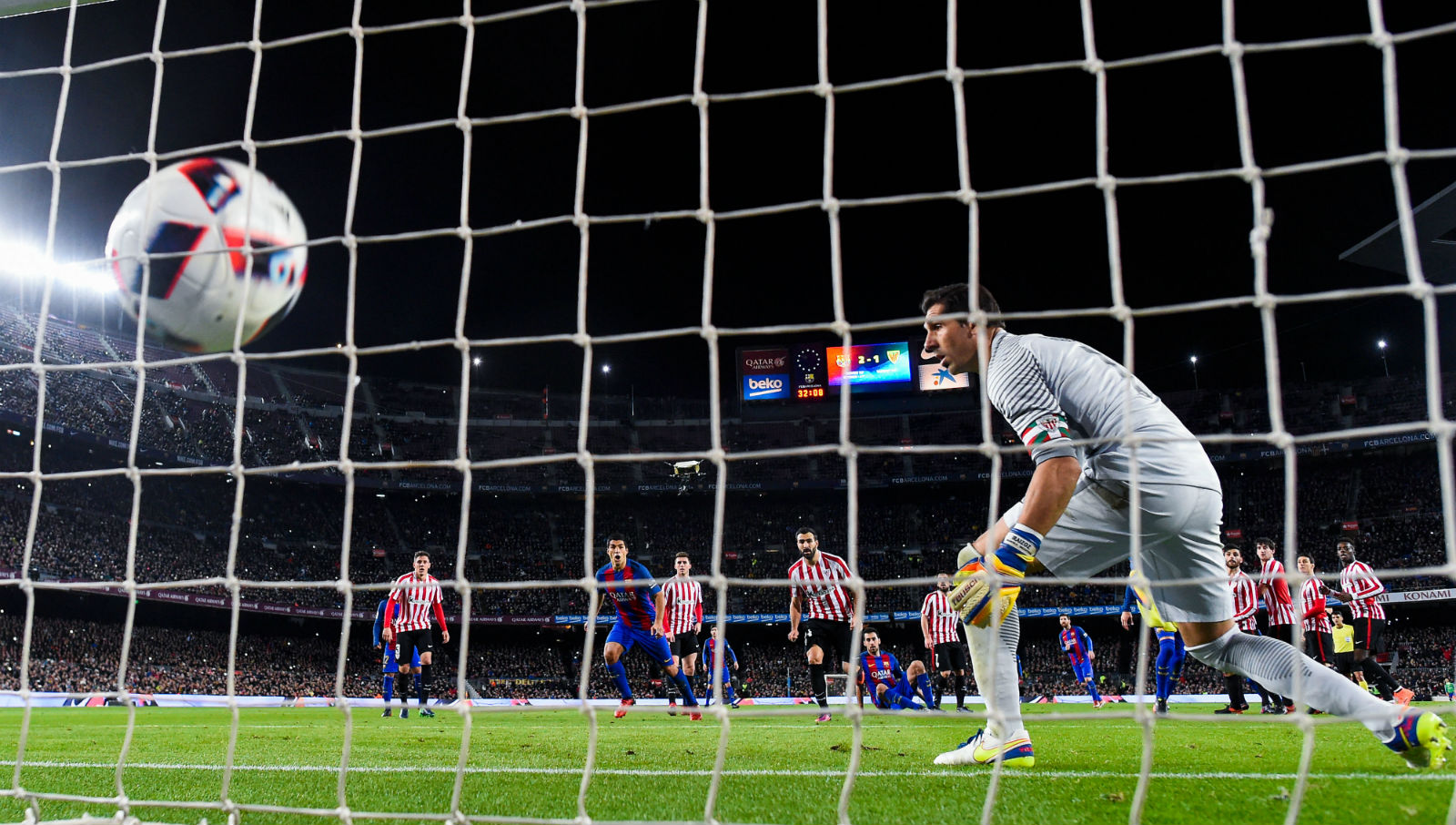 De novo o talento: Messi faz terceiro gol de falta em 2017 e Bar&ccedil;a elimina o Athletic