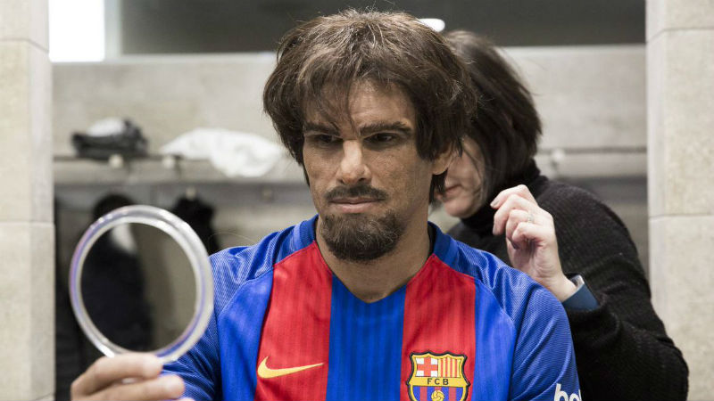 Em pegadinha, um grupo de f&atilde;s do Barcelona teve a honra de bater bola com Rivaldo