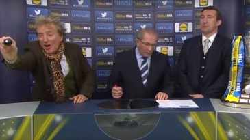 Muito, muito animado, Rod Stewart deu show no sorteio da Copa da Escócia