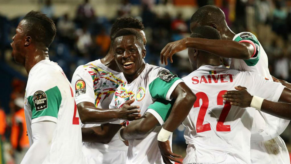 Enquanto Senegal j&aacute; se classifica na Copa Africana, a Arg&eacute;lia fica &agrave; beira do colapso