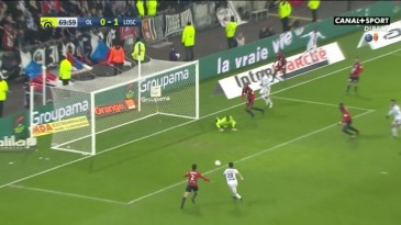 Valbuena perdeu um gol inacreditável na derrota do Lyon para o Lille