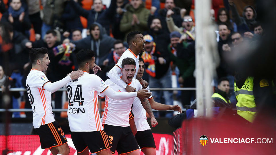 At&eacute; parece f&aacute;cil: Ap&oacute;s oito rodadas em branco, Valencia voltou a vencer com um gola&ccedil;o coletivo