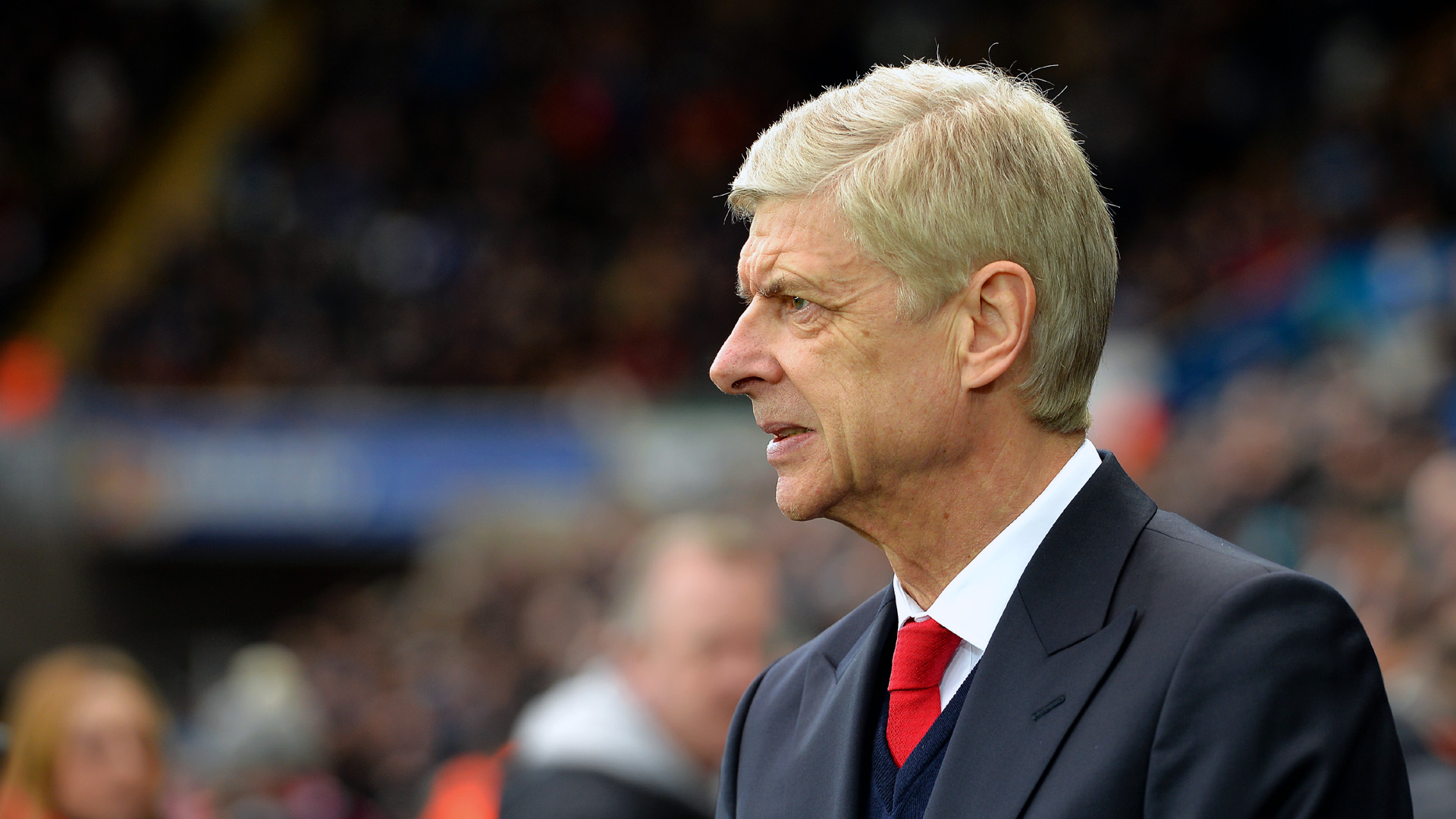 Nada de aposentadoria: Wenger continua trabalhando, no Arsenal ou fora dele