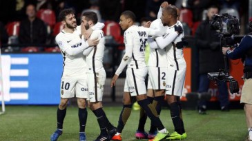 Fabinho deu uma cavadinha linda para manter o Monaco na liderança na França