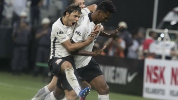 Corinthians teve a garra para superar erro do árbitro e vencer o clássico