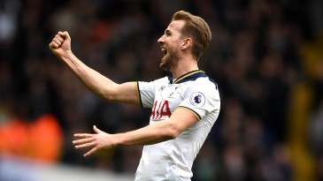Harry Kane desfilou: marcou seu 100º gol por clubes na goleada do Tottenham