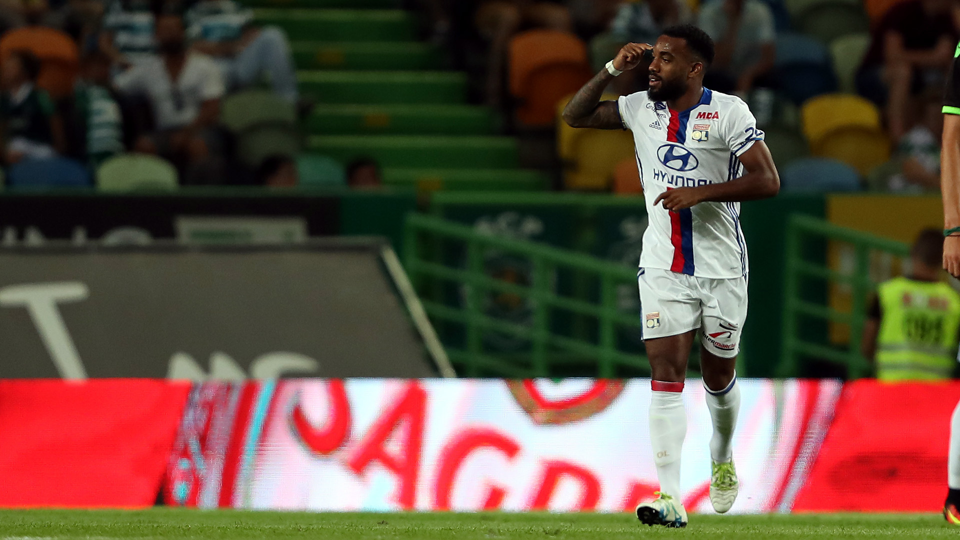 Tem excelente atacante no mercado: Lacazette quer deixar Lyon na pr&oacute;xima temporada