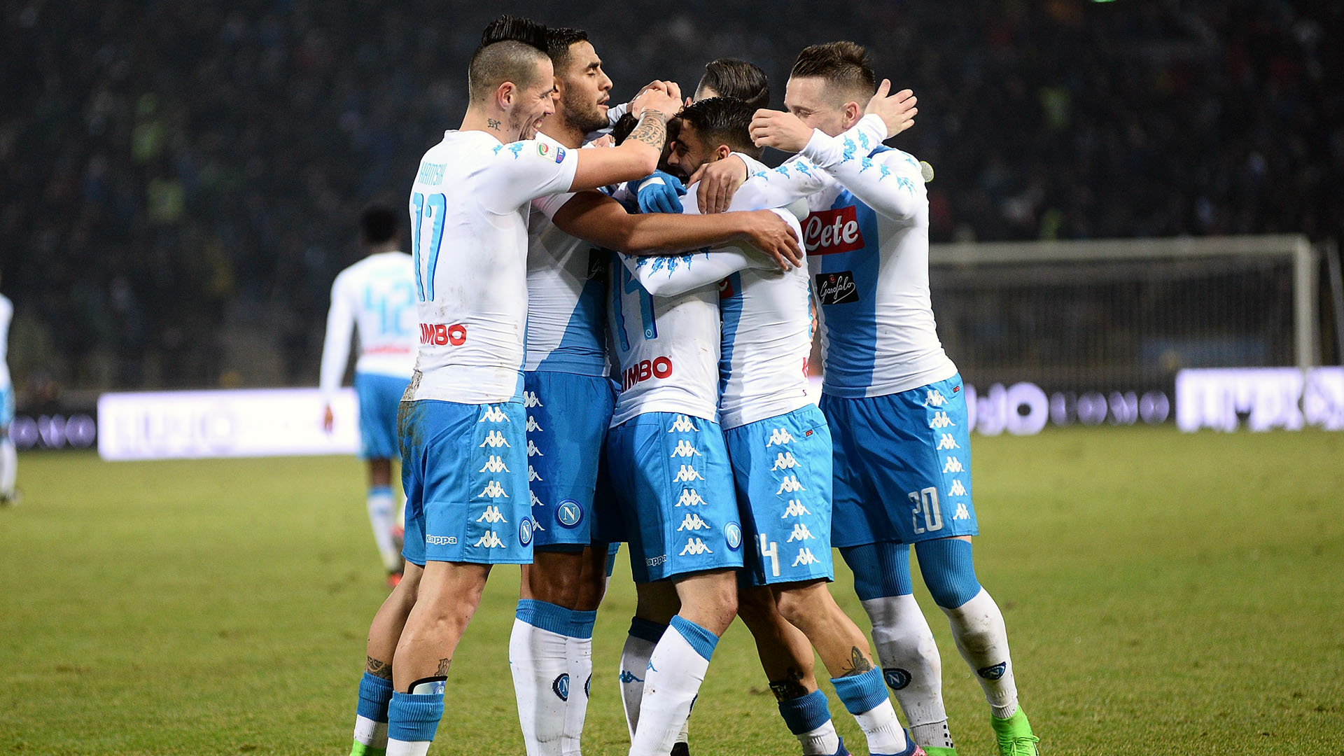 Massacre do Napoli sobre o Bologna por 7 a 1 fez de Mertens artilheiro da Serie A