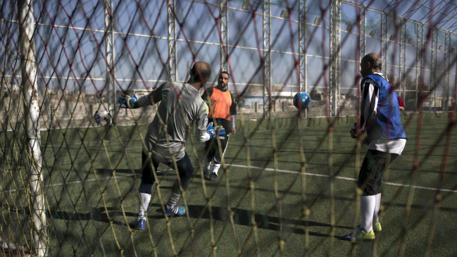 Moradores de cidade iraquiana voltam a jogar futebol, agora sem restri&ccedil;&otilde;es do Estado Isl&acirc;mico