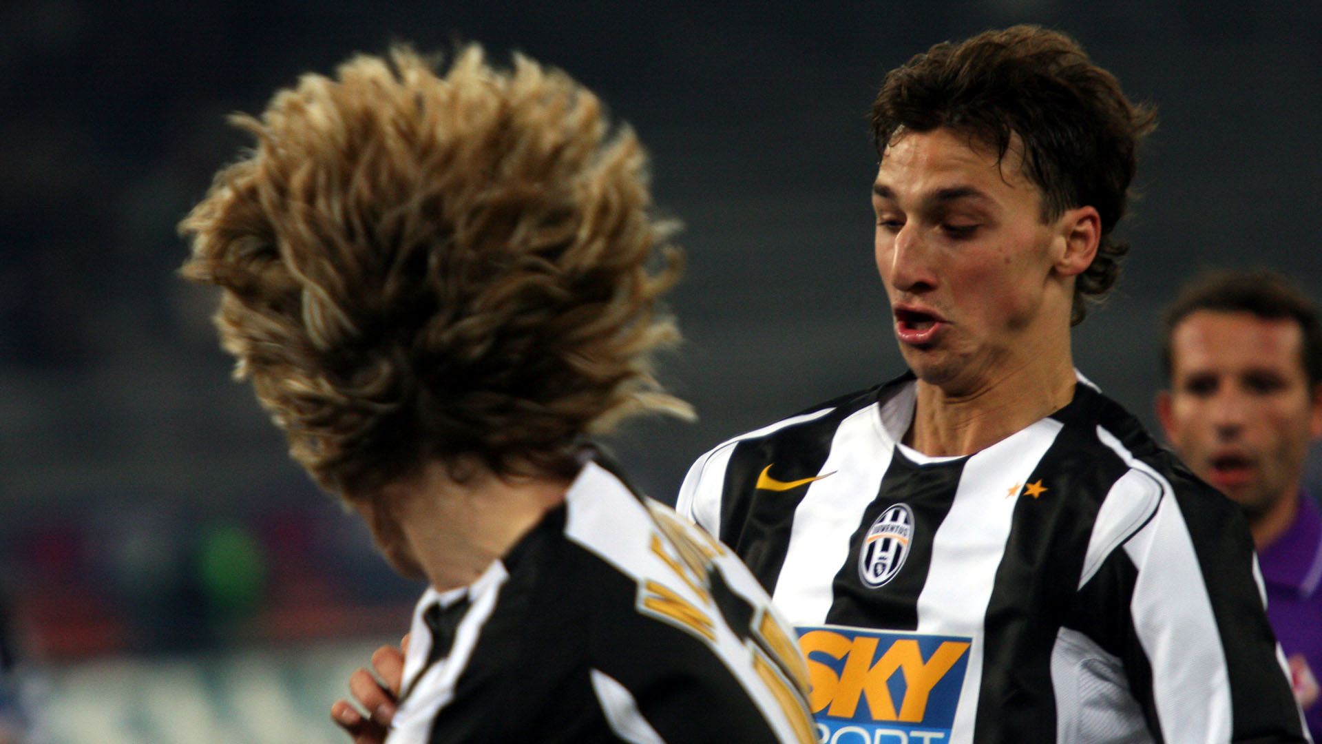 Ibrahimovic nos tempos de Juventus, observado por Nedved (Photo by Giuseppe Cacace/Getty Images)