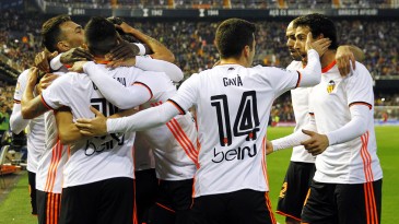 Valencia fez 10 minutos avassaladores para derrubar o líder Real Madrid