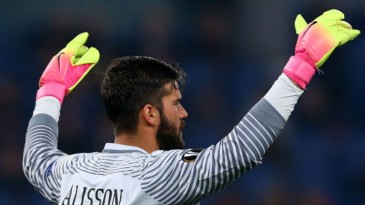 Alisson fechou o gol e, em classificação que deveria ser tranquila, acabou garantindo a Roma