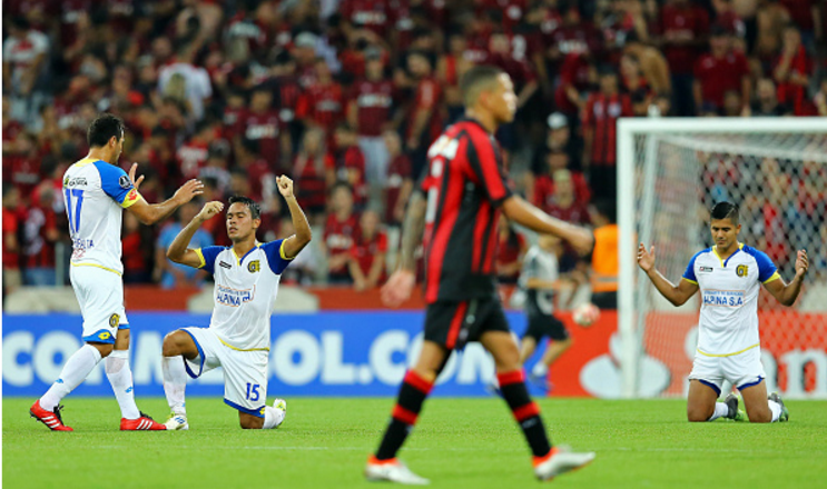 O Atl&eacute;tico-PR lutou, mas sofreu, e acabou cedendo o empate no aflitivo duelo com o Capiat&aacute;