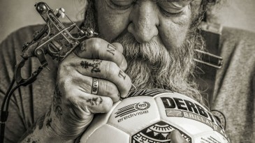 Um dos tatuadores mais renomados do mundo desenhou a nova bola do Campeonato Holandês