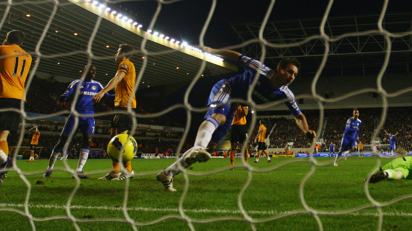 Uma cole&ccedil;&atilde;o com os gola&ccedil;os de Frank Lampard que ficar&atilde;o impregnados na mem&oacute;ria