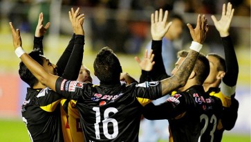 O Strongest de César Farías mostra futebol além da altitude no início desta Libertadores