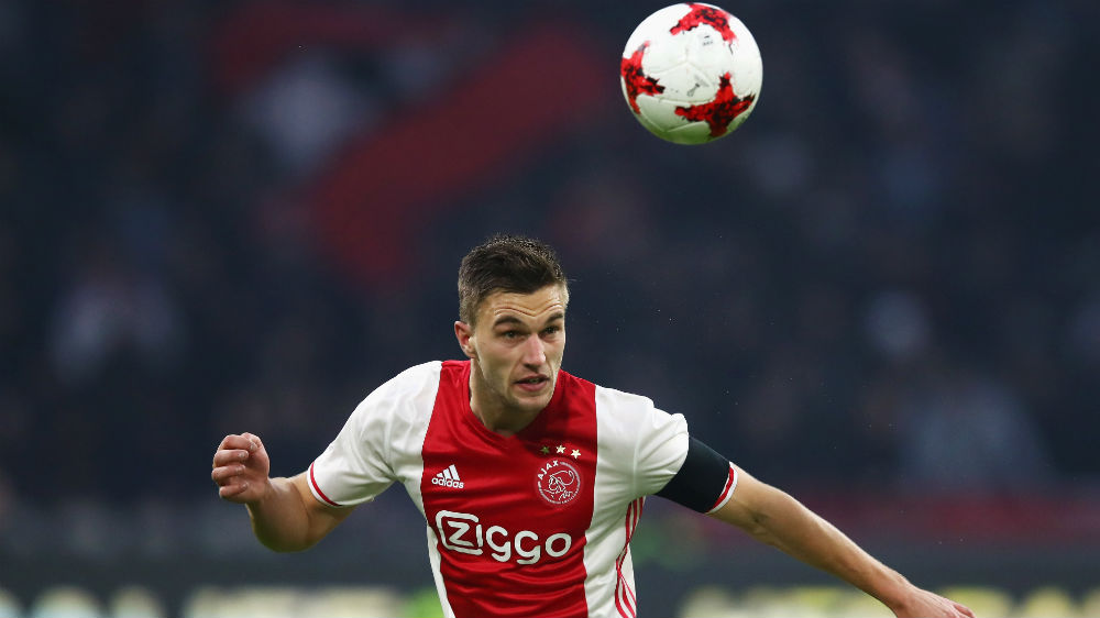 Espertinho demais? Veltman engana marcador aproveitando les&atilde;o de companheiro