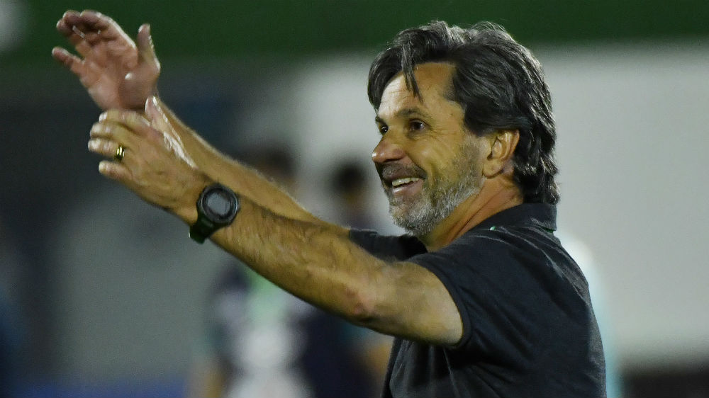 Clubes de Caio J&uacute;nior fazem homenagem conjunta no dia do seu anivers&aacute;rio