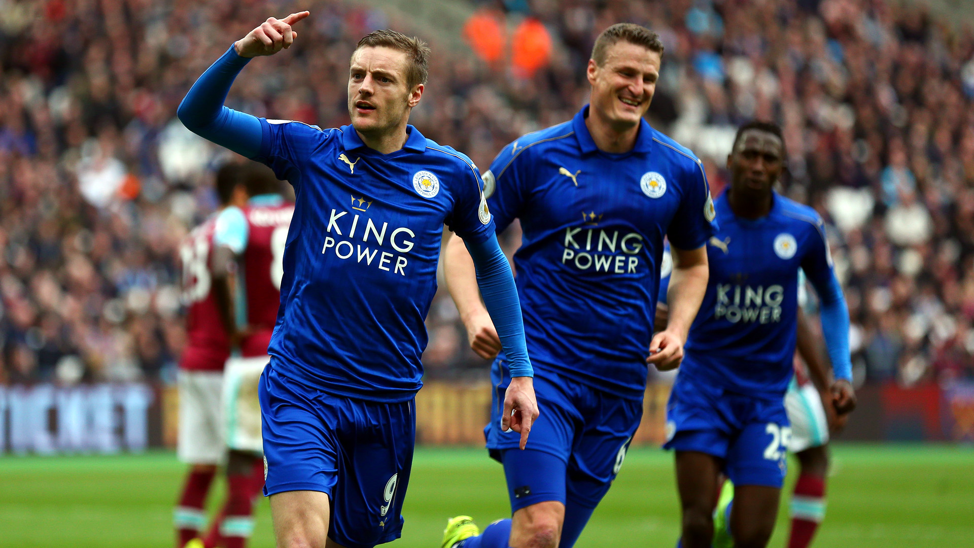 Sem Ranieri, Leicester segue voando: quatro vit&oacute;rias em quatro jogos