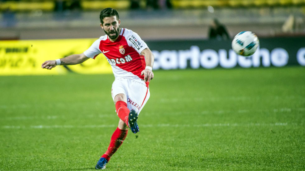 Gola&ccedil;o de Moutinho ajudou o Monaco a manter-se na ponta da Ligue 1