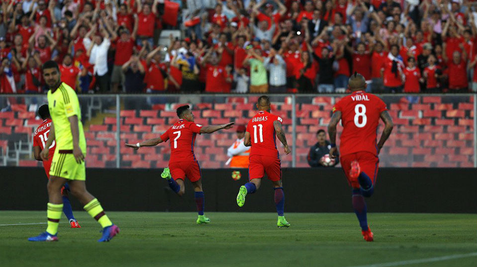 Alexis deixou as pol&ecirc;micas de lado para comandar 23 minutos avassaladores do Chile