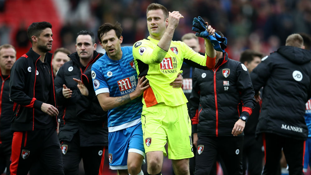 Boruc pegou at&eacute; pensamento no empate heroico do Bournemouth em Old Trafford