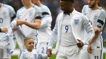 O melhor na vitória da Inglaterra foi a alegria de Bradley Lowery ao entrar em campo