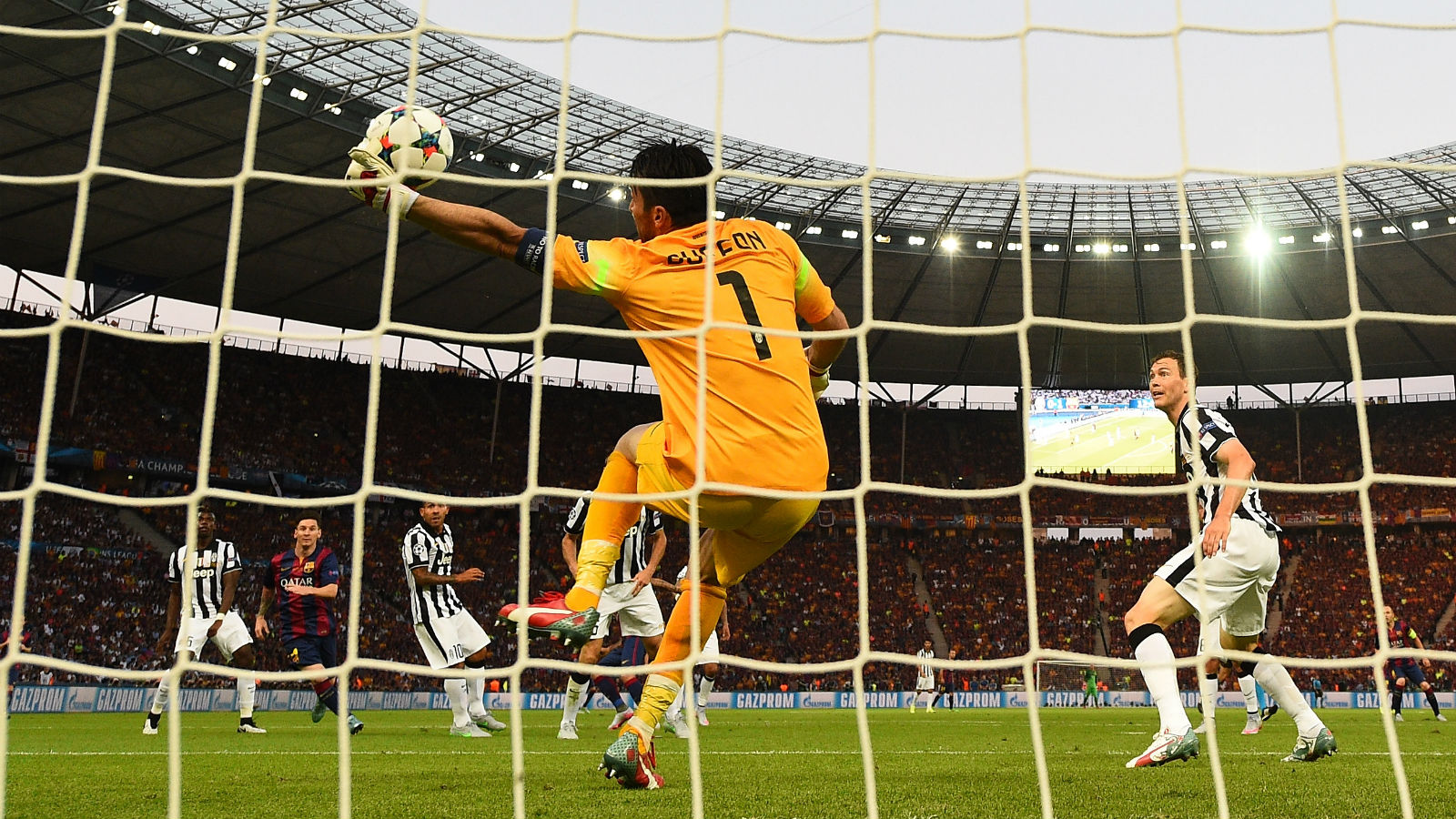 Buffon no Barcelona? Segundo o agente do goleiro, quase aconteceu em 2001