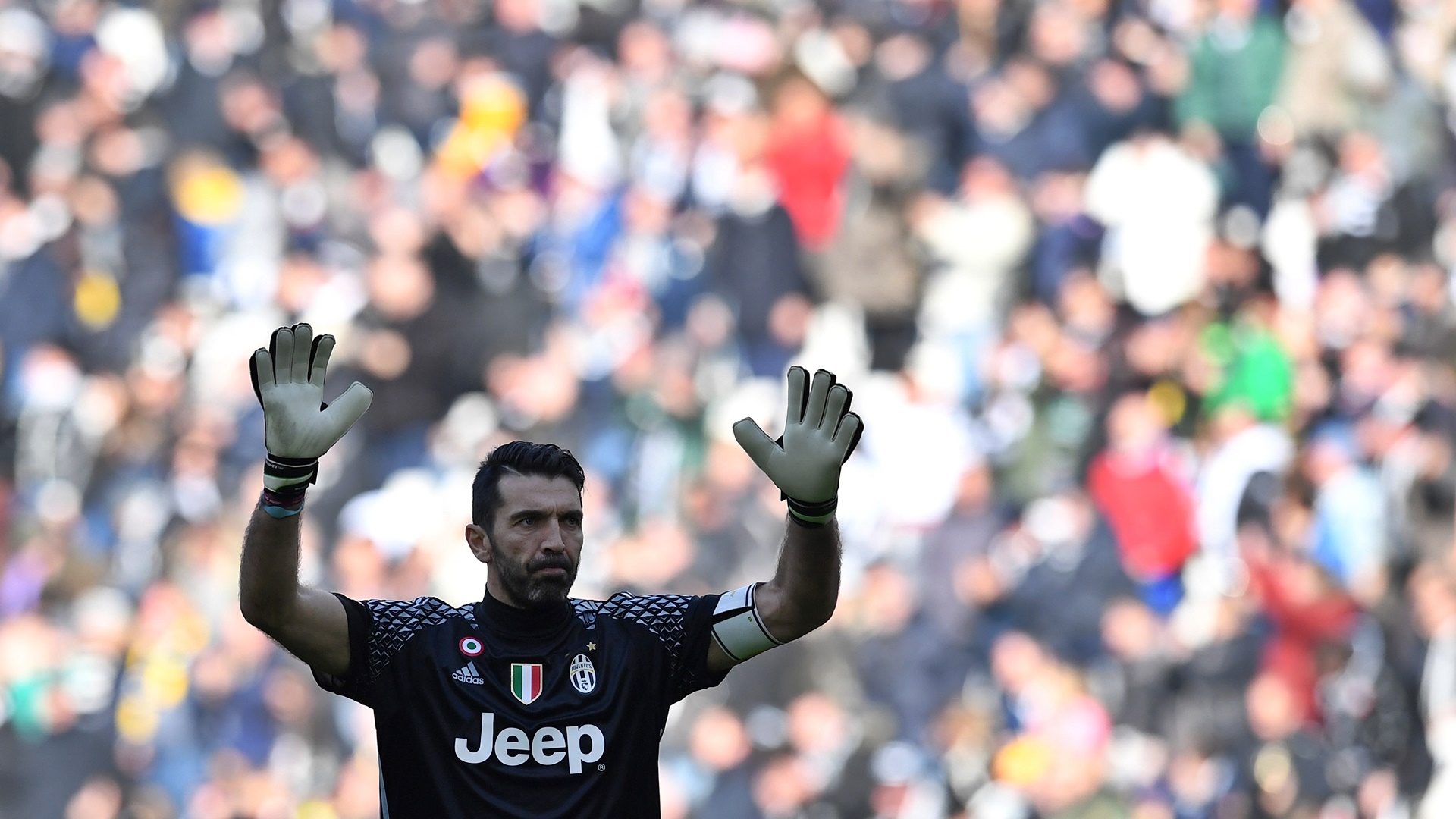 Buffon: &ldquo;A ideia de vencer a Champions &eacute; o que me mant&eacute;m jogando&rdquo;