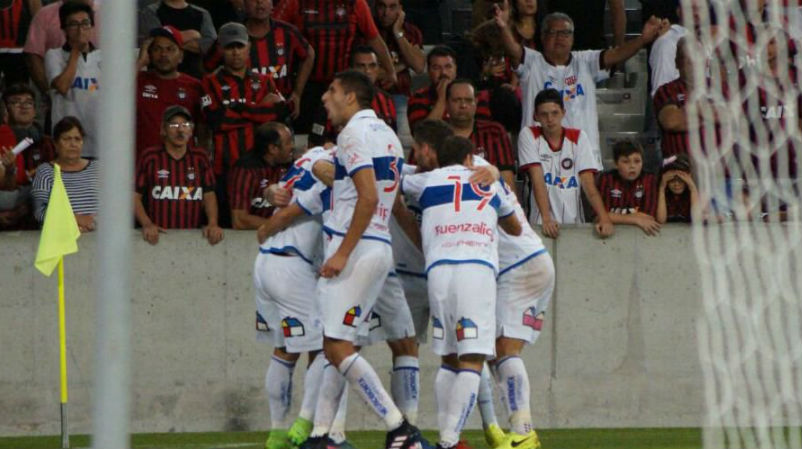 A estreia contundente do Atl&eacute;tico-PR desabou com o empate cedido no final