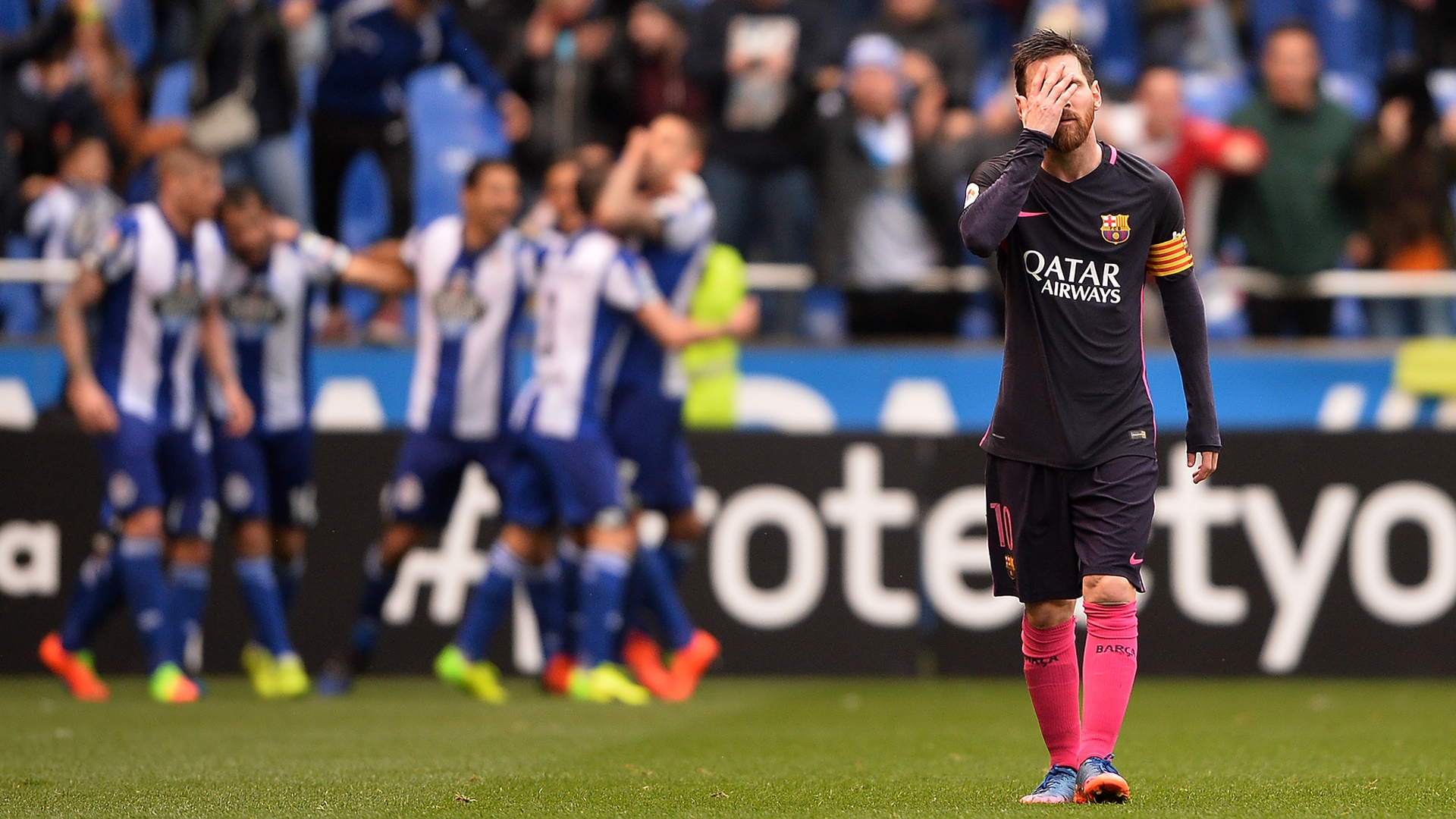 Sempre valente, o Depor arrancou a vit&oacute;ria e fez o Bar&ccedil;a ter uma ressaca das fortes