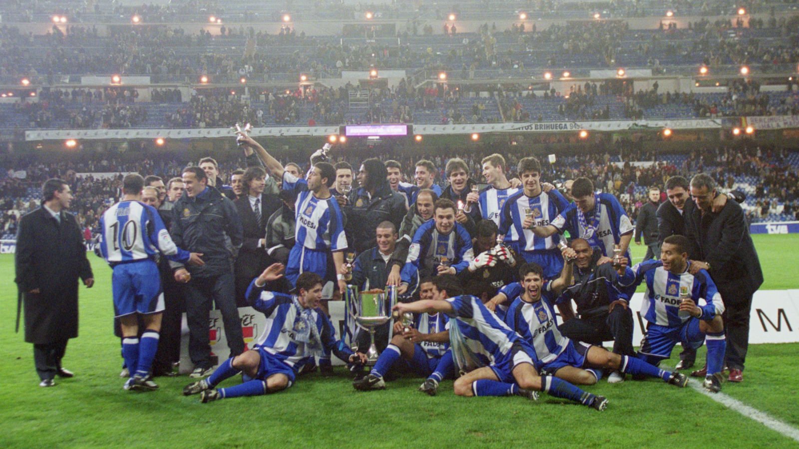 H&aacute; 15 anos, o Depor estragava o centen&aacute;rio do Real Madrid faturando a Copa do Rei no Bernab&eacute;u