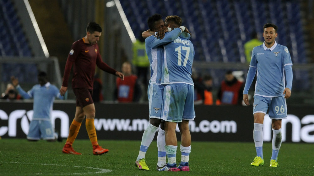 Lazio sai de cl&aacute;ssico equilibrado com a Roma em vantagem na semifinal da Copa It&aacute;lia