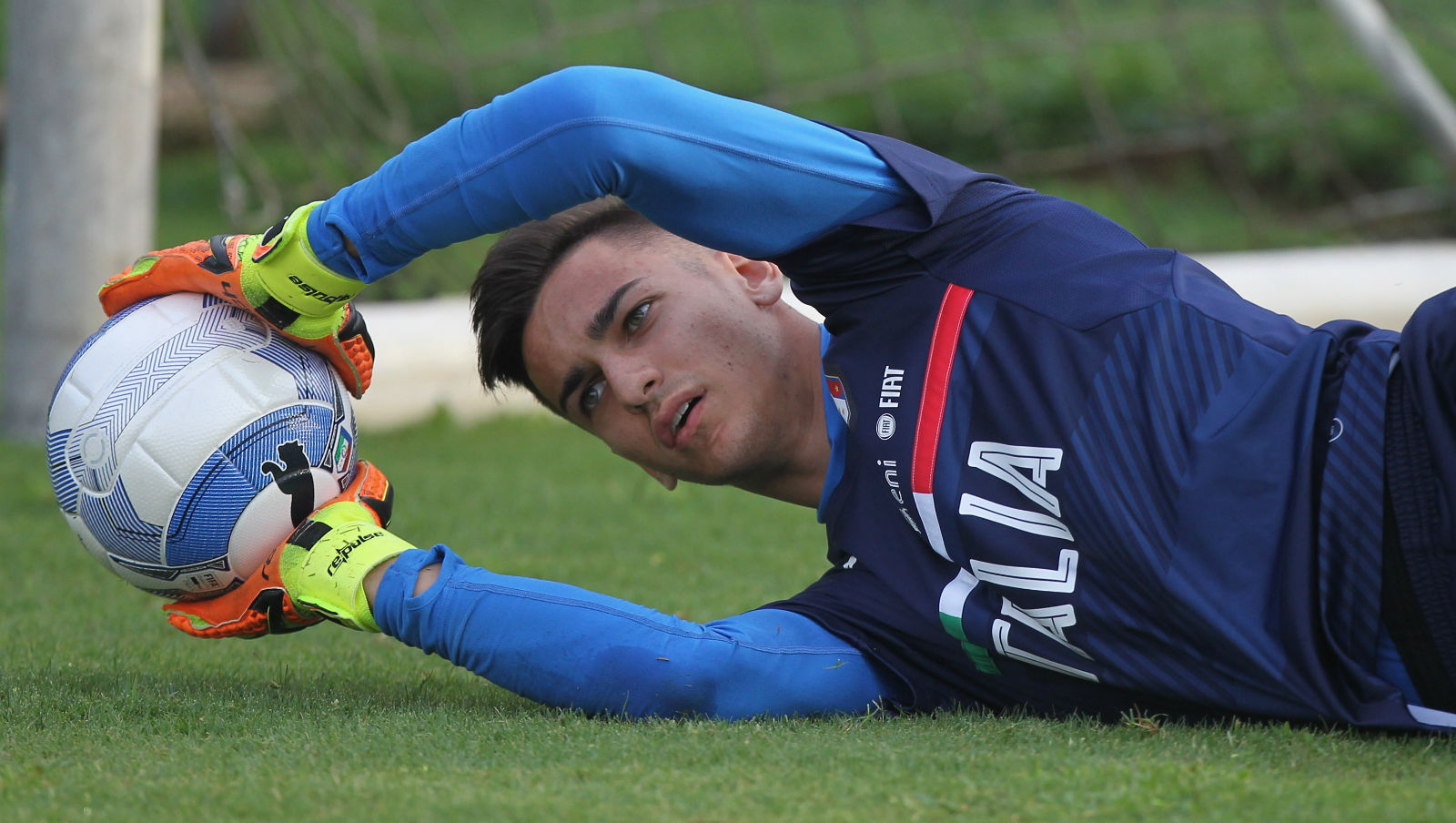 Conhe&ccedil;a Meret, o outro prod&iacute;gio do gol que ser&aacute; disc&iacute;pulo de Buffon na sele&ccedil;&atilde;o italiana