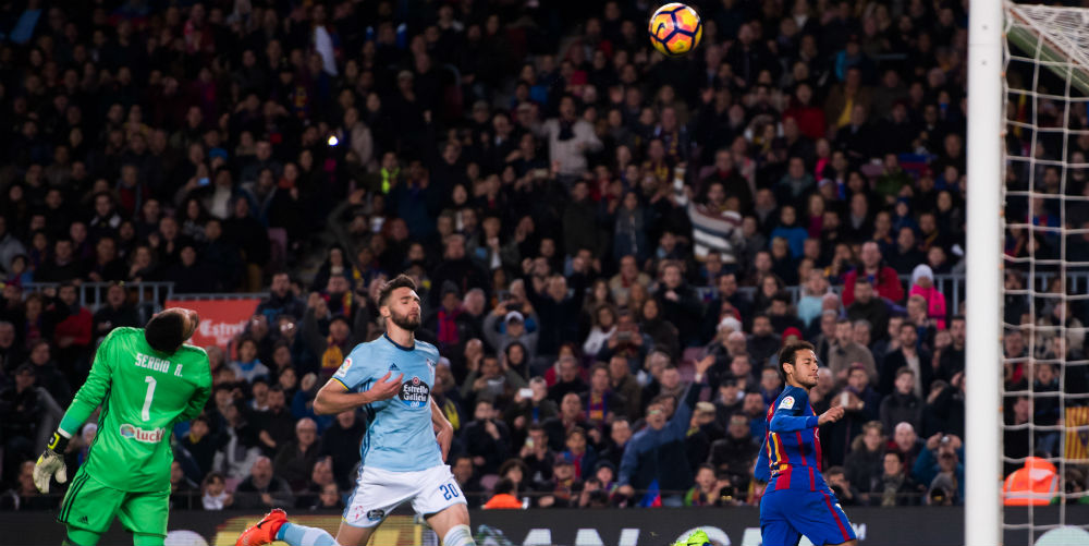 Em meio a show de Messi, Neymar fez um gol maravilhoso por cobertura