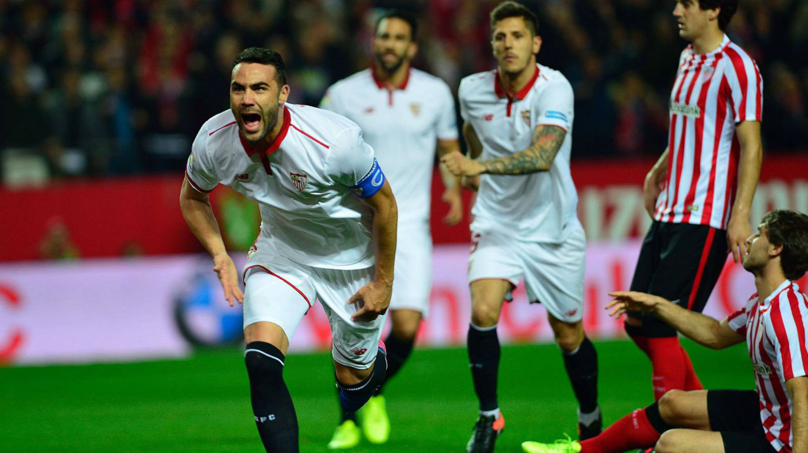 Sevilla sofreu, mas venceu o Athletic e segue indicando que pode concorrer com os gigantes