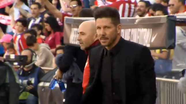 Em c&acirc;meras exclusivas, o duelo de emo&ccedil;&otilde;es entre Sampaoli e Simeone &agrave; beira do campo