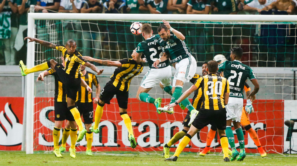 O principal ajuste que o Palmeiras precisa fazer na Libertadores &eacute; na cabe&ccedil;a
