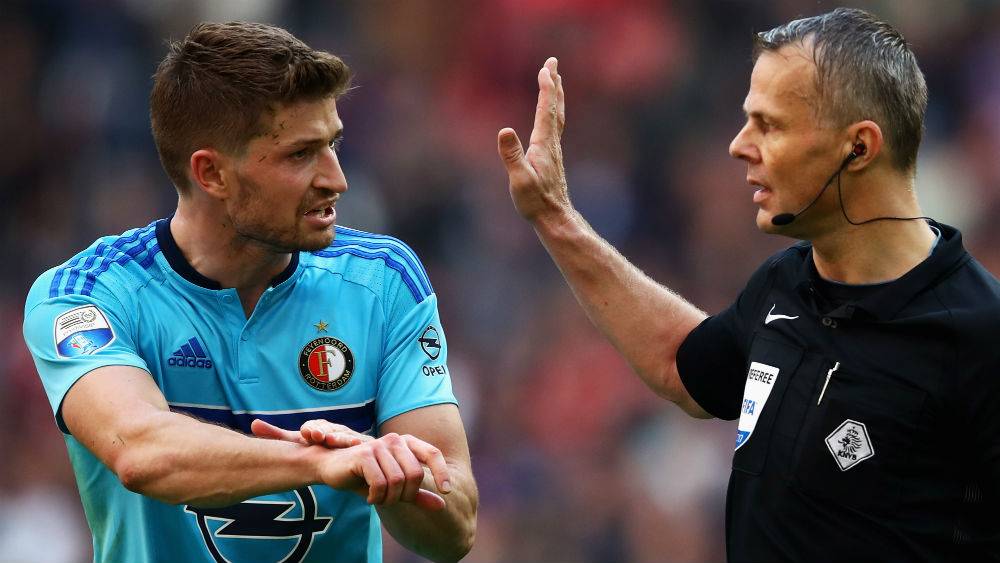 Feyenoord tem mais uma fronteira al&eacute;m do Ajax: os nervos