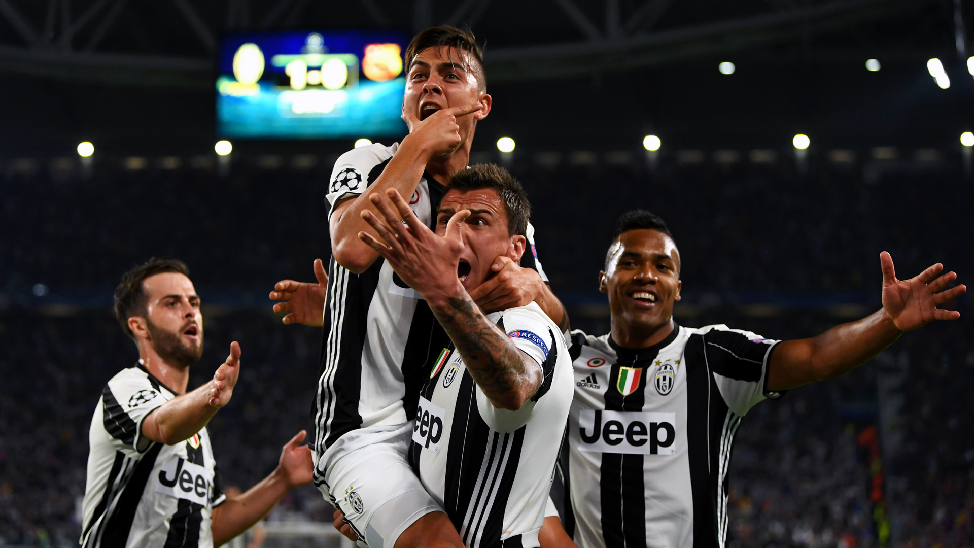 Dybala comemora o segundo gol da Juventus (Photo by Mike Hewitt/Getty Images)