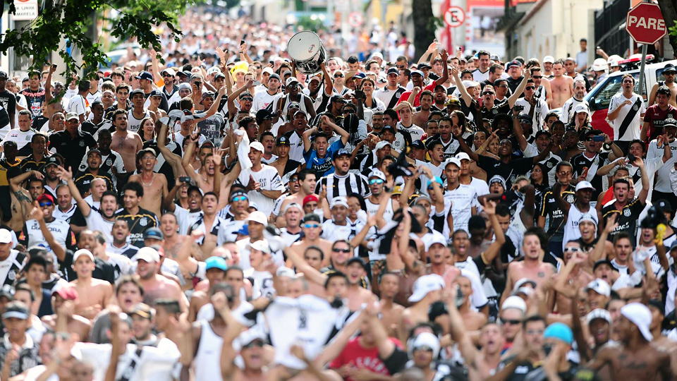 Que times demoraram mais tempo para comemorar seu primeiro grande t&iacute;tulo?