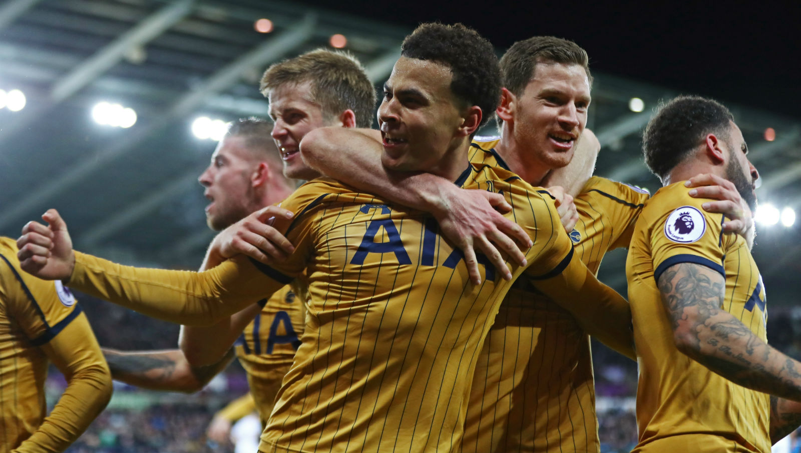 O Tottenham ligou o turbo e buscou uma virada impens&aacute;vel ap&oacute;s os 43 do segundo tempo