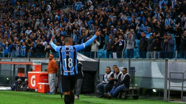Com três gols, Barrios oferece variações importantes ao Grêmio e encaminha a classificação