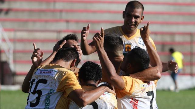 Sem perder h&aacute; um ano, Destroyers desponta em sequ&ecirc;ncia hist&oacute;rica no futebol sul-americano