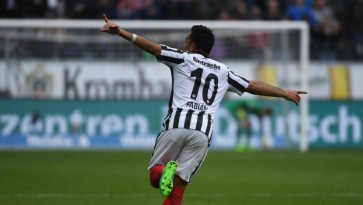 Emoção na Bundesliga? Olhe para o meio da tabela: duas viradas aos 42 do segundo tempo