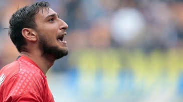 Como segurar Donnarumma? Milan pensa em aumento e faixa de capitão